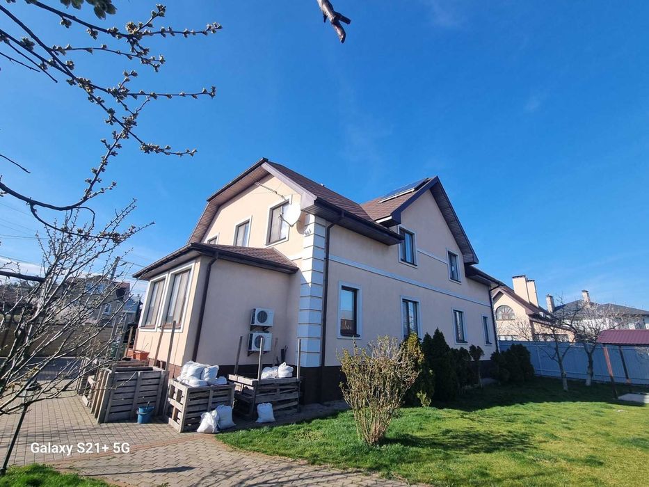 Долгосрочная аренда половині 2 єт. дома 145 кв.м. в с.Осещина