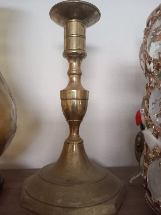 Świecznik z mosiądzu.