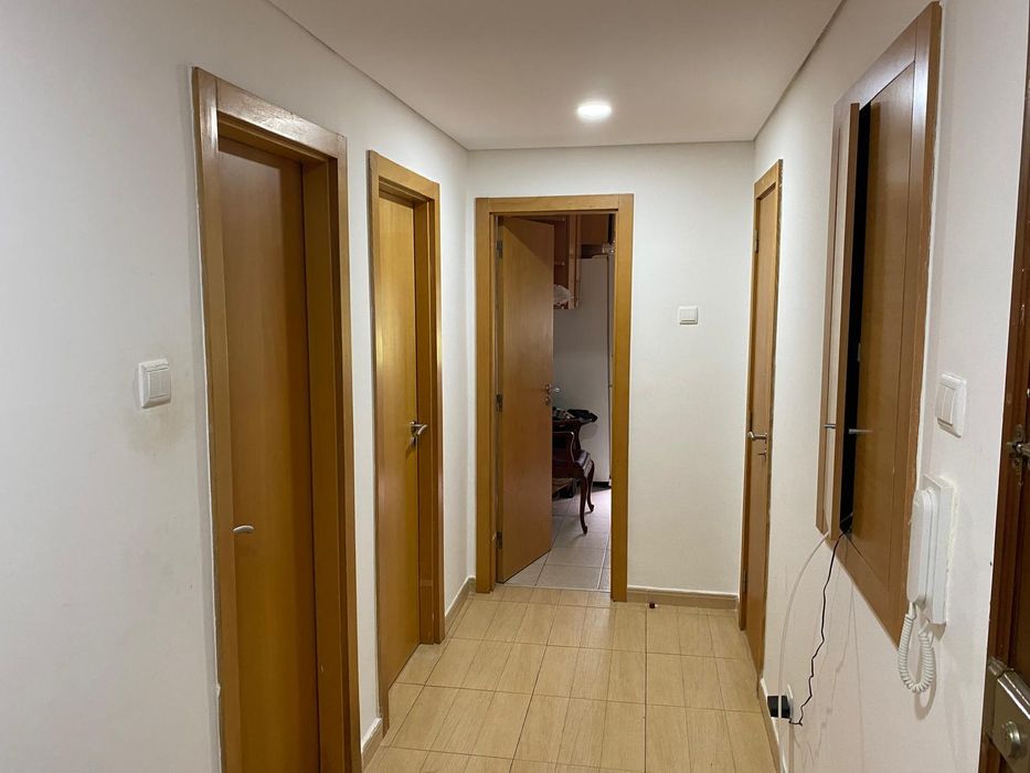 Alugo quarto para casal em Massamá