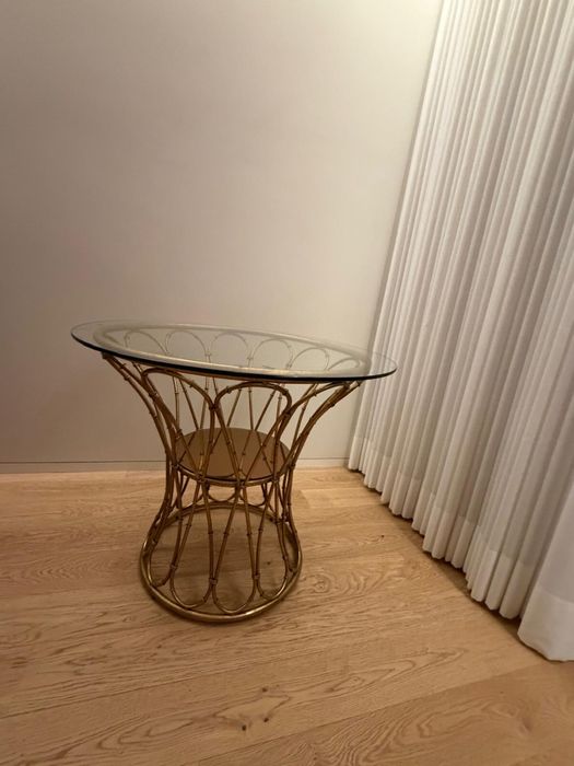 Mesa redonda em vidro