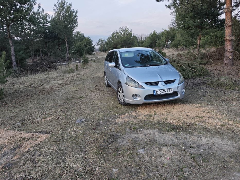 Mitsubishi Grandis 2,4 l  LPG Webasto wersja 7 osobowa