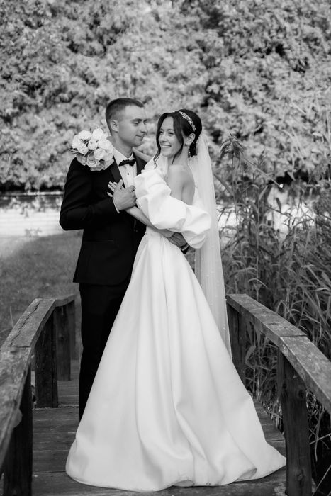 Весільна/випускна сукня