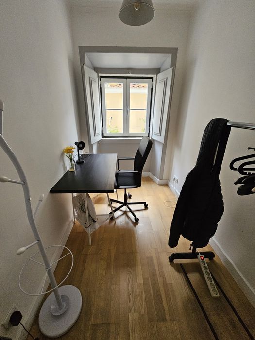 Arrendamento de excelente T1+1, perto metro Avenida Liberdade