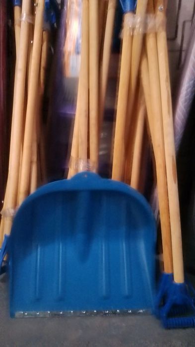 Лопата для снігу