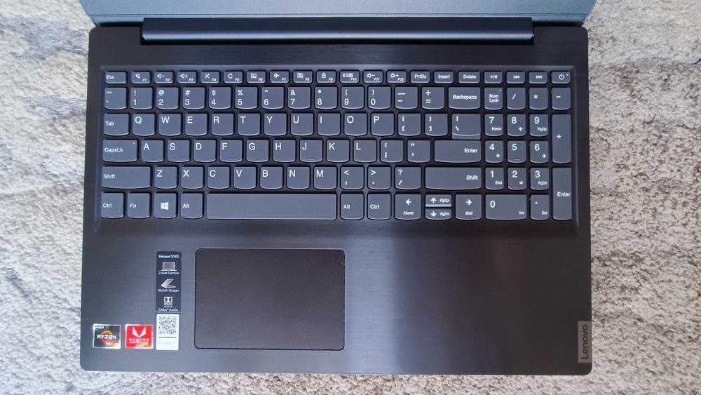 LENOVO IdeaPad S145 AMD4x3,5GHz RAM-20GB NVME256GB+1TBSSD Radeon-2GB wifi bt
