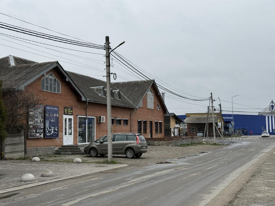 Продаж комерційного приміщення біля автостанції м. Калуш