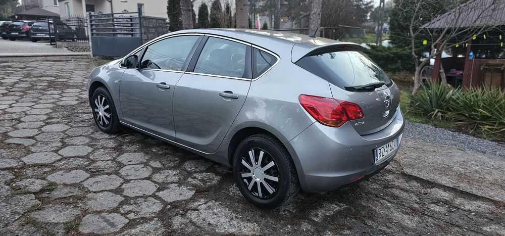 Poszanowana asterka 1.4b bez korozji! Doinwestowana! Okazja!