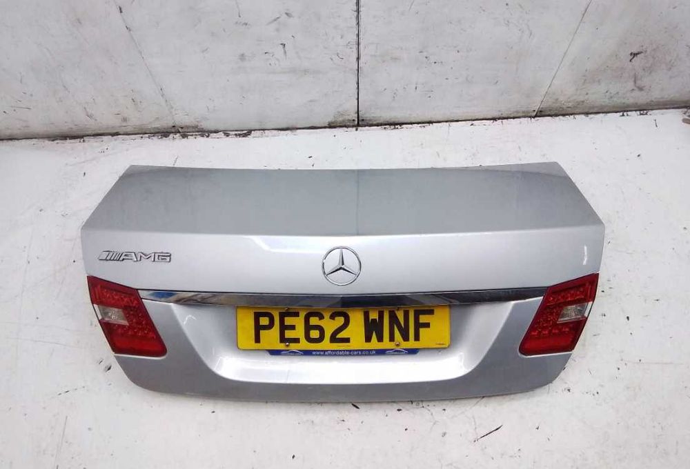 Mercedes E-CLASS W212 Кришка багажника