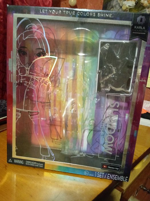 Коробки від ляльок rainbow high shadow high lol omg monster high