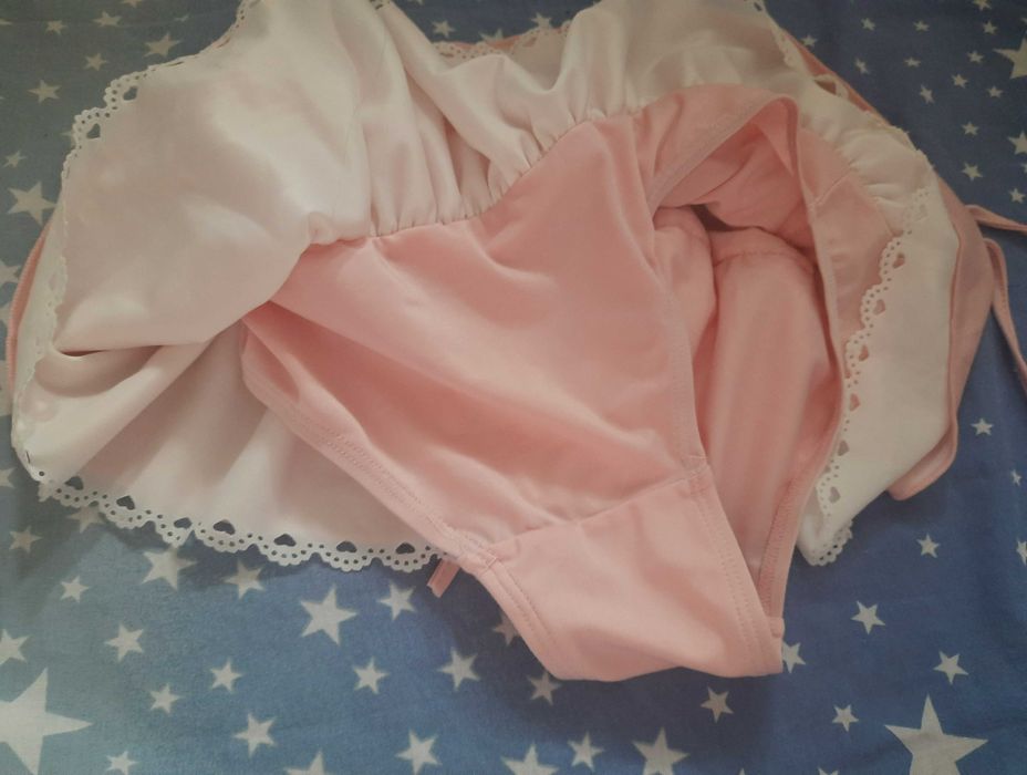 Рожевий роздільний купальник з мереживом і сердечками