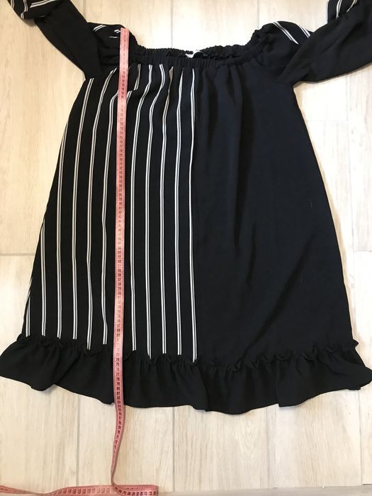 Сукня чорна у білу полоску