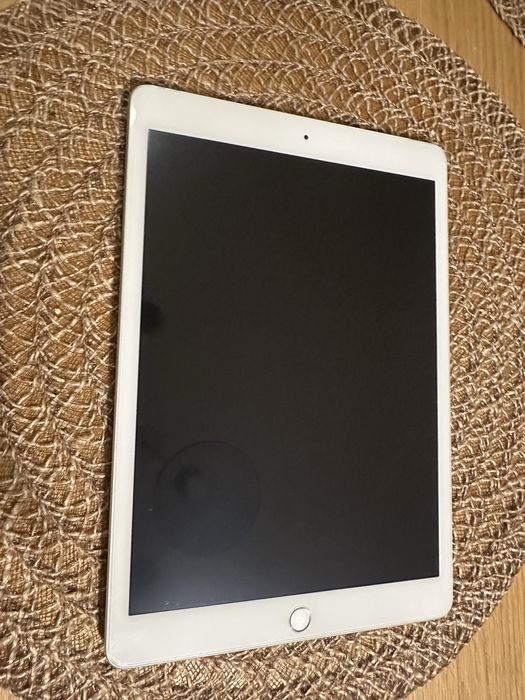 iPad 8 gen. 10.2" | 128GB | Wi-Fi + Cellular (SIM)