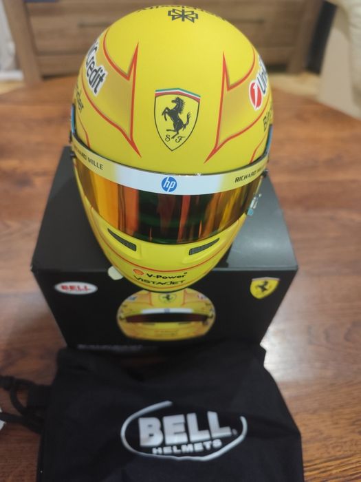 Kask Ferrari F1  Lewis Hamilton 2026 Season Edition Skala 1:2