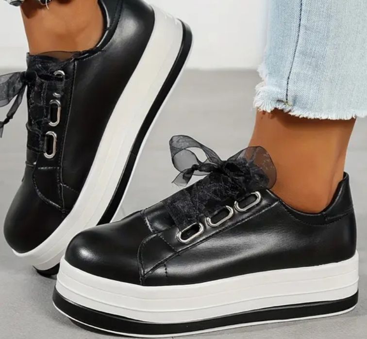 Śliczne damskie buty sportowe 43, wkładka 26,5 cm