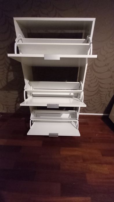 Sapateira com 3 gavetas 60cm X 22cm X 113cm