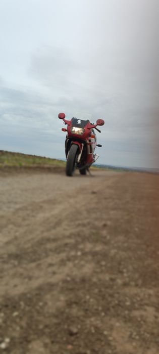 Suzuki GSX 750f Katana