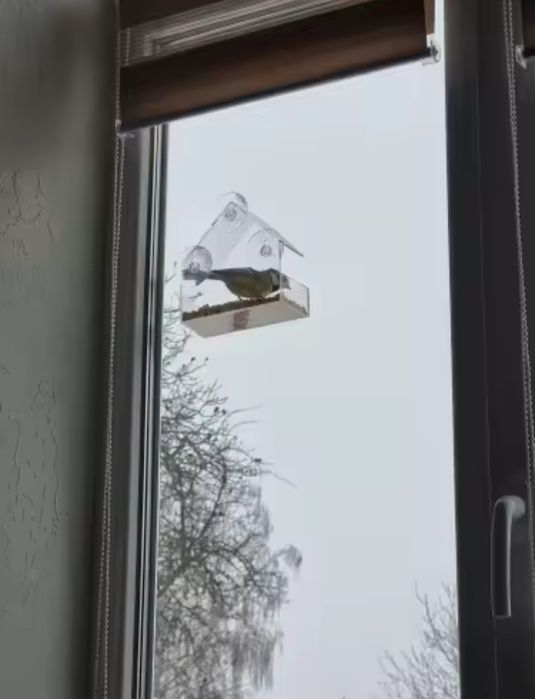 Годівниця,кормушка, для птахів