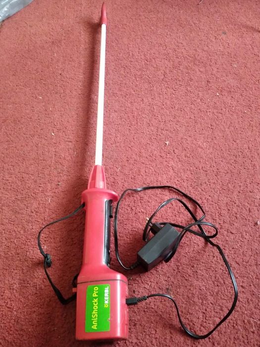 Поганяйло для худоби та свиней