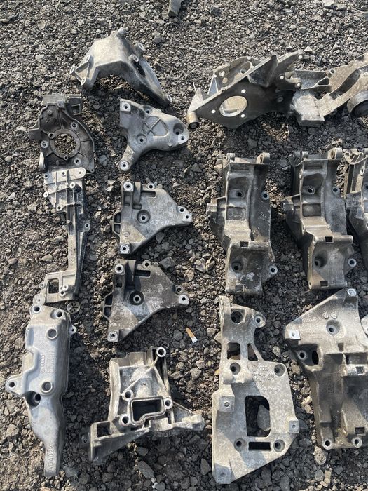 Кронштейн кронштейни Golf 4 5 6 Гольф 4 5 6 кріпленя Skoda Touran VW