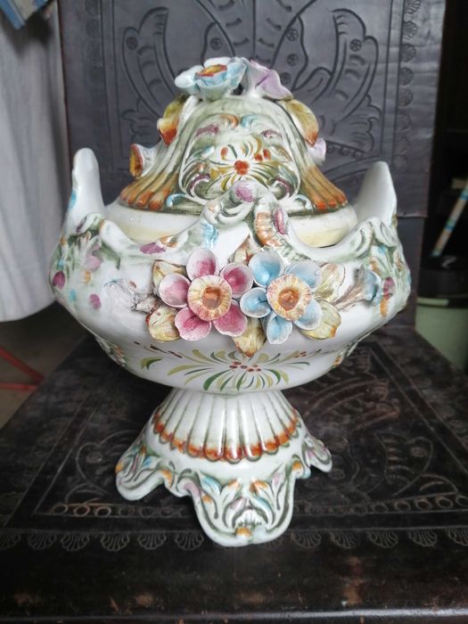 boleira antiga , porcelana capidimonte italia