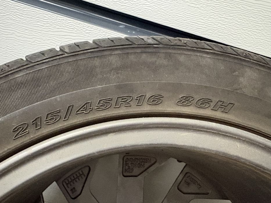 Felgi aluminiowe 16” + opony – komplet 4 szt.