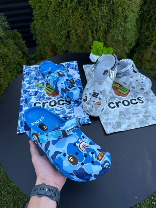 Crocs x BAPE Camo сабо унісекс сині/сірі | Літні крокси з джибітсами | Тапки трендові | тапочки на літо | Крокси Бейп Сірий/синій