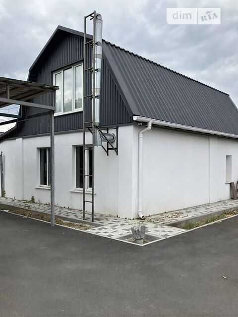 Двоповерховий будинок з сучасним ремонтом. СВІТЛО НЕ ВИМИКАЮТЬ.