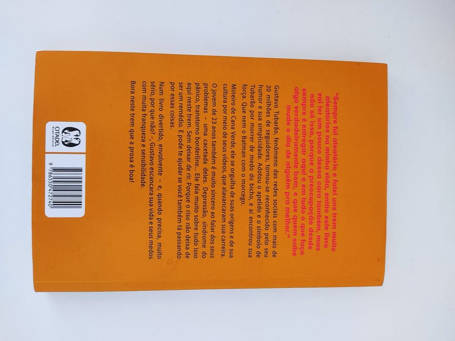 Livro "O trem tá feio- Como me curei da depressão" Gustavo Tubarão
