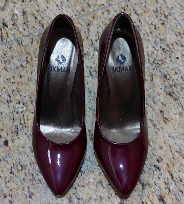 Sapatos de salto alto de senhora Bordô, NOVOS