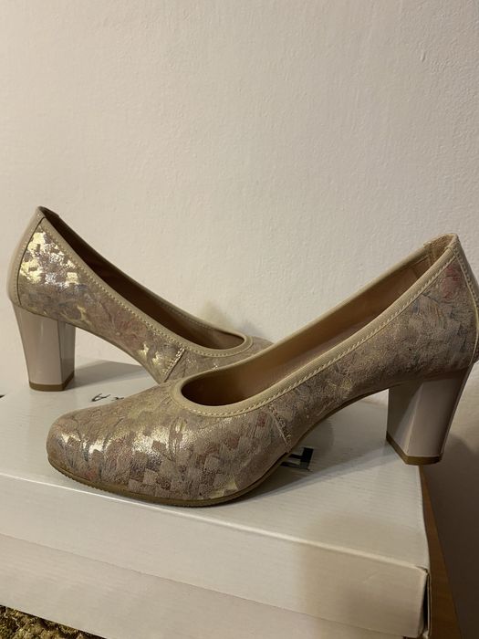 Czółenka 39,( 25,5 )skóra,skórzane,złote