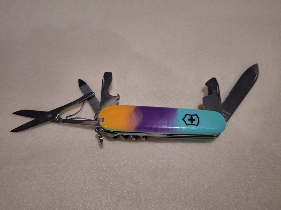 Ніж VICTORINOX  Companion "Sydney Style"