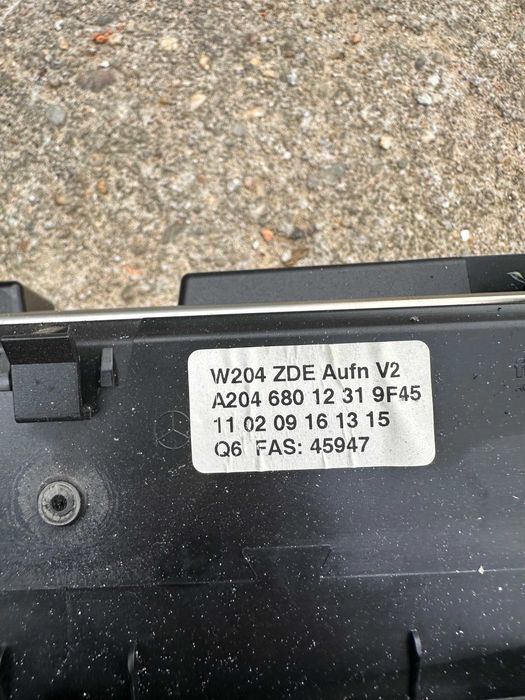 Consola central mercedes W204