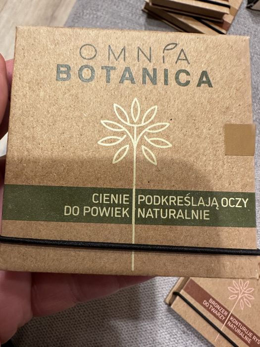 Cienie podkreślające oczy do powiek naturalne