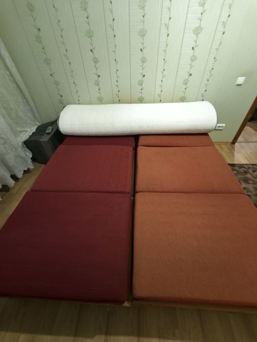 Продам два ліжка з матрасом