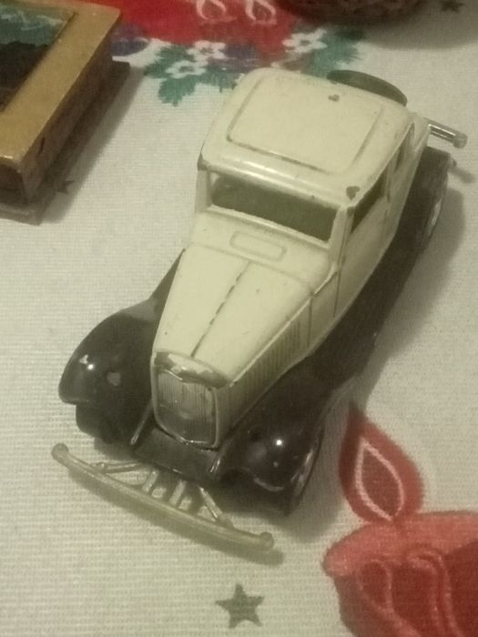 Miniature Car Ford Classic
