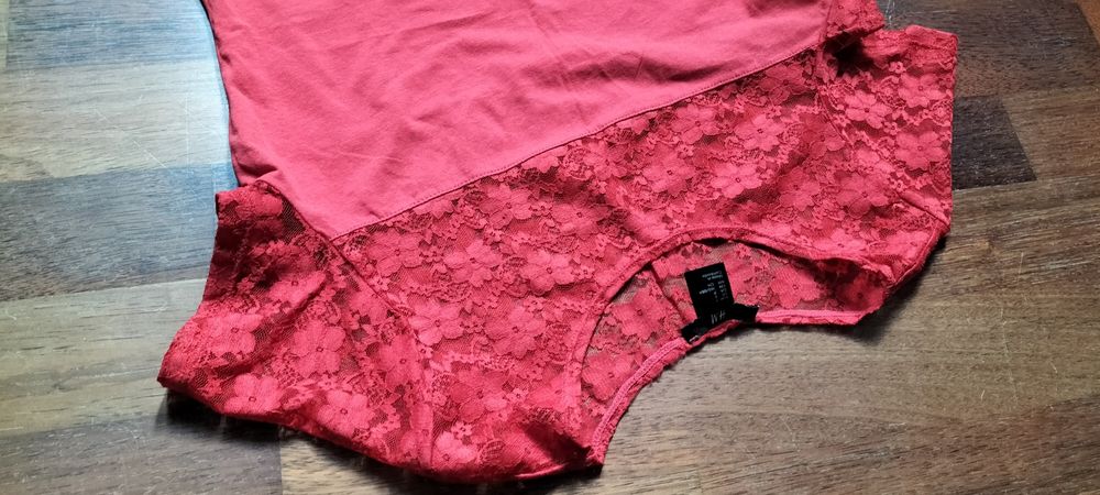 Piękna bluzka bluzeczka z koronką krótki rękaw dekolt w łódkę S