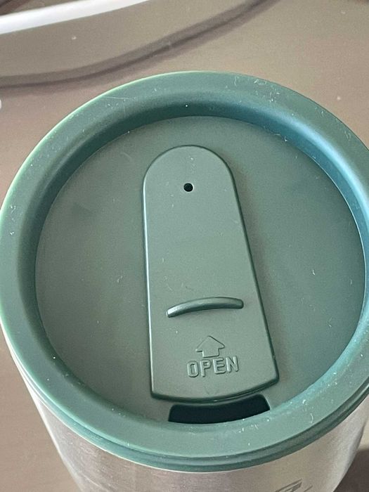 Caneca térmica para café ou chá com ligação USB