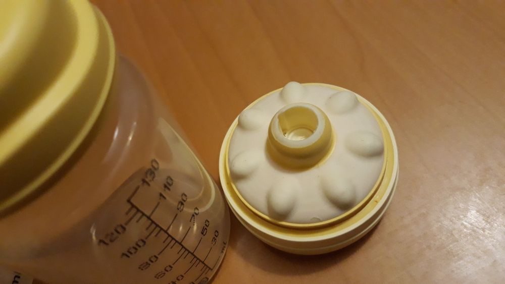 Продам бутылочки с соской Medela