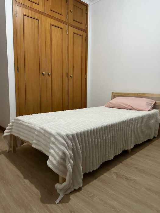 Quarto para arrendar