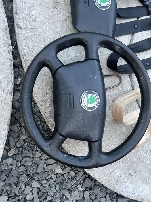 Ремні і airbag подушки  безпека