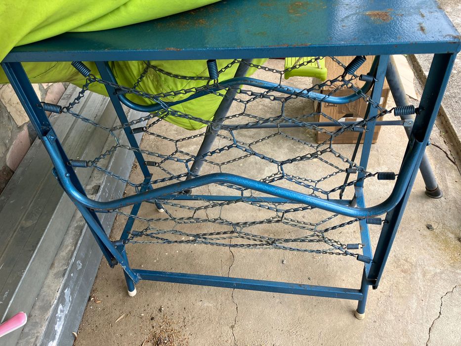 Divã de metal vintage