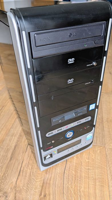 komputer stacjonarny - proc intel, 100% sprawny, bez HDD