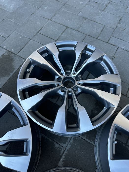 Диски литі різновильотні 5/112/20 Мерседес