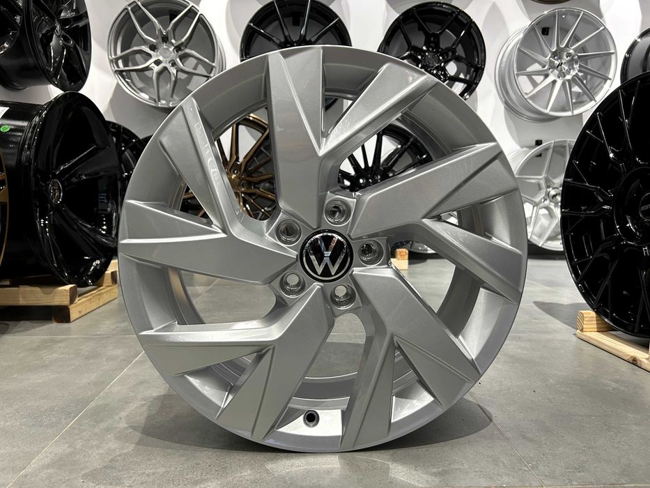 Oryginalne felgi 18 5x112 ET43 VW TIGUAN II KODIAQ TARRACO 5NA601025AD