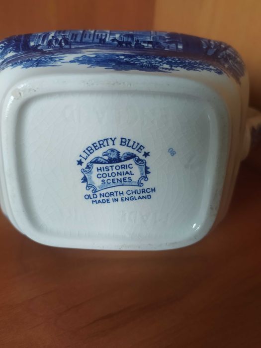 Кувшин від Веджвуд  Liberty Blue