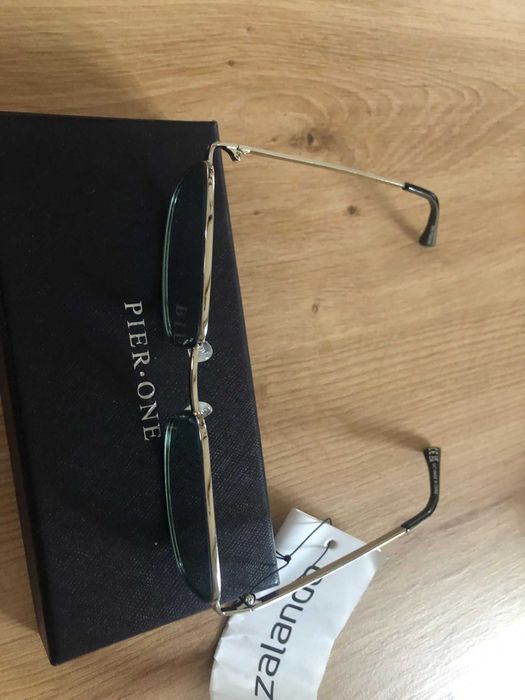 Pier One Okulary przeciwsłoneczne - Produkt uniseks