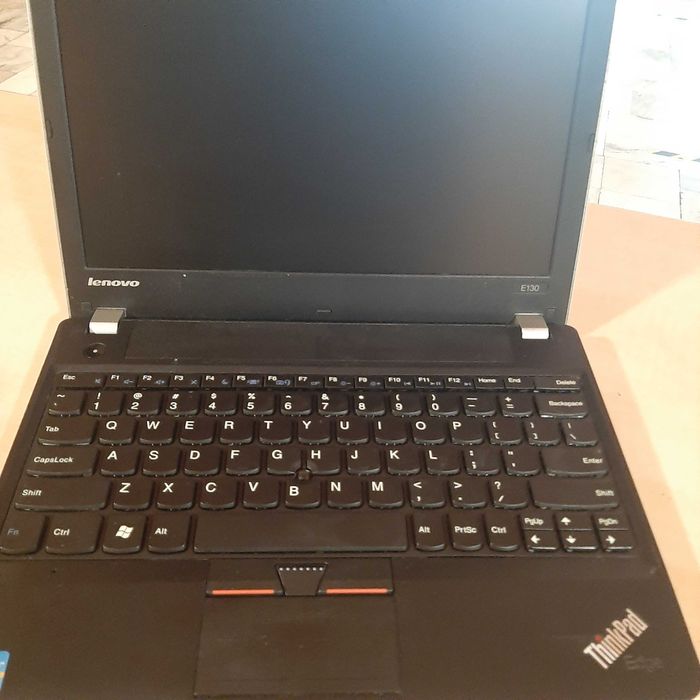 Lenovo ThinkPad E130 używany, bez ładowarki, na części