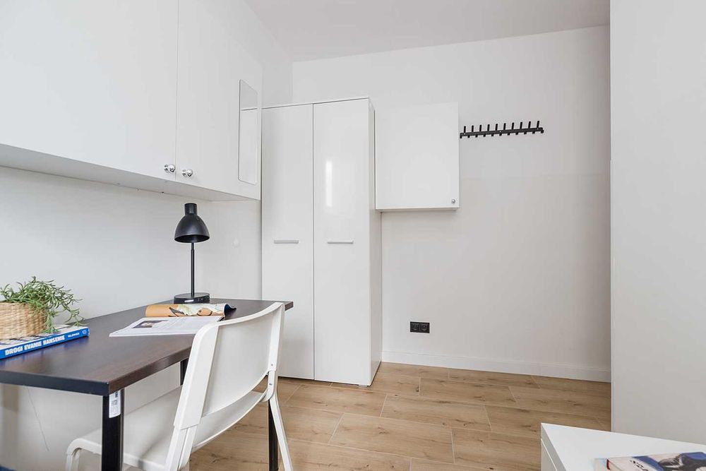 Pokój przy metrze –/Отличное место! Комната у метро!