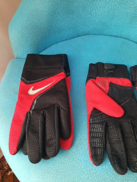 Перчатки    Nike