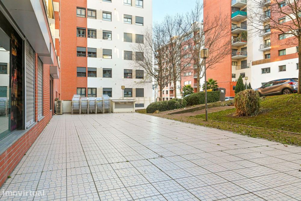 TRESPASSE  BAR CAFÉ nas Colinas do Cruzeiro c/150M2 + Esplanada 60 Lug